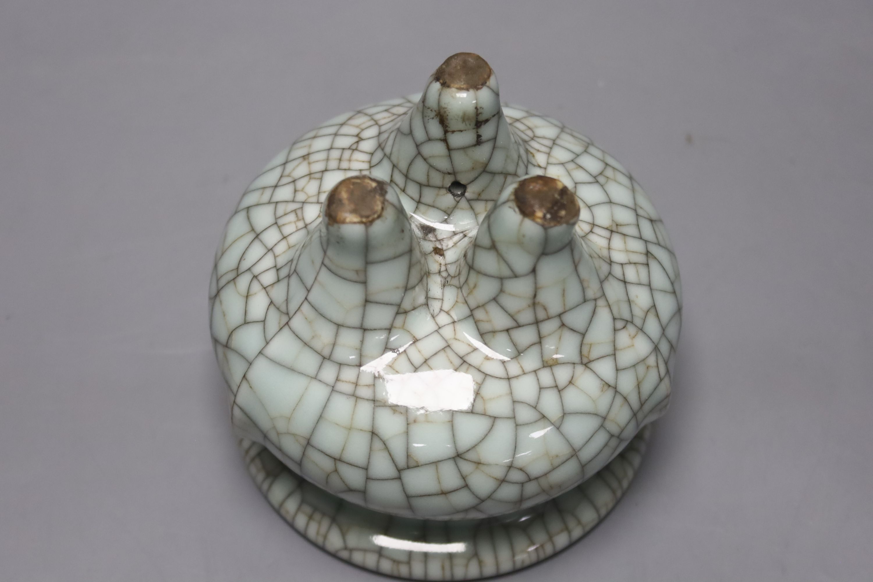 A Chinese crackle glaze censer, height 11.5cm